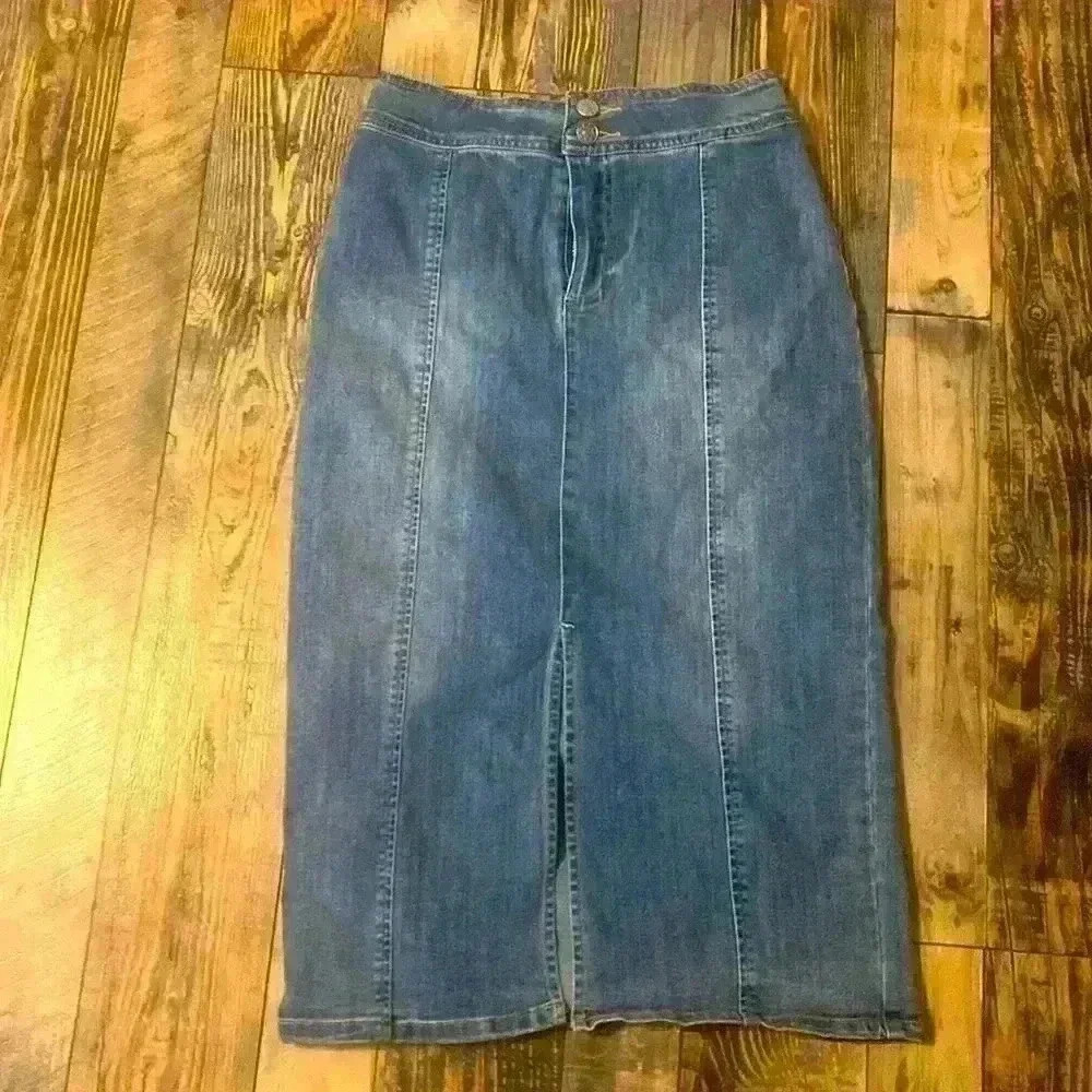 Women’s jean skirt size small